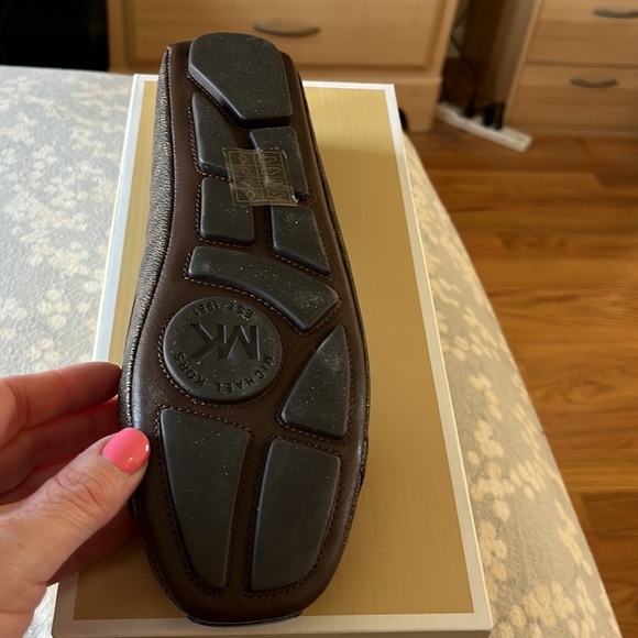 Brand New in Box - Picture 3 of 6